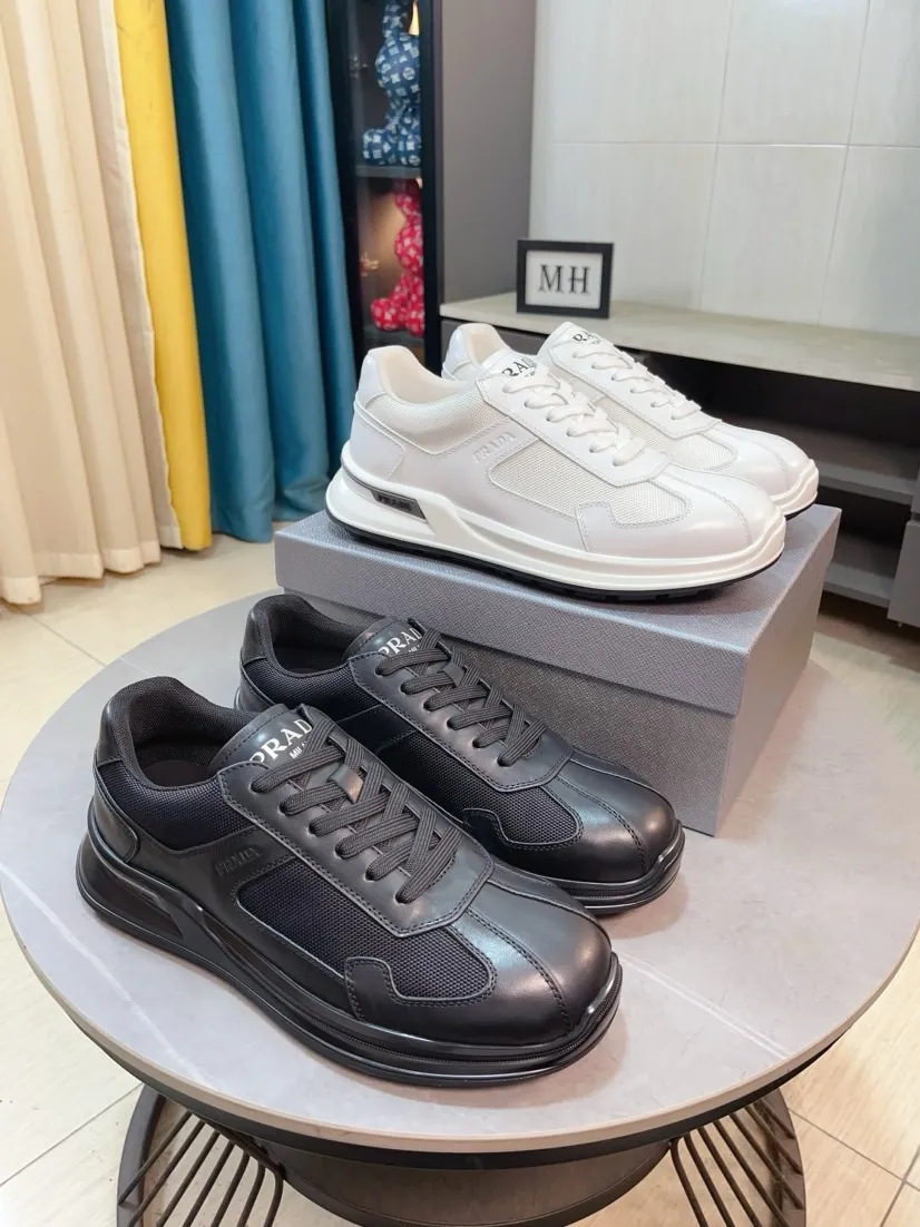 The ex-factory price is 620🌹🌹The high-quality new Prada (Prada) counters are launched simultaneously. The new men's shoes and 😘fabrics are selected from imported mesh and glue-spraying technology. Imported cowhide lining. 👍🏿High-end☄️Open-molded non-slip rubber outsole, exquisite lines, simple and elegant, comfortable and high-end for leisure travel. Code number: 38 to 44